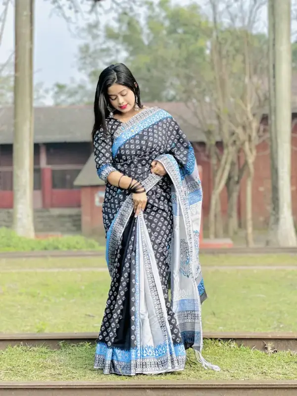আনকোরা সফট সিল্ক শাড়ি সাথে সেম প্যাটার্নের ব্লাউজ পিস - কোড নং: ৬০১ - Image 3