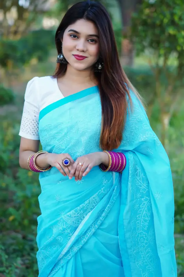 প্রিমিয়াম মসলিন জামদানি এমবোডারি শাড়ি সাথে রানিং ব্লাউস পিস - কোড নং: ৭২২ - Image 3