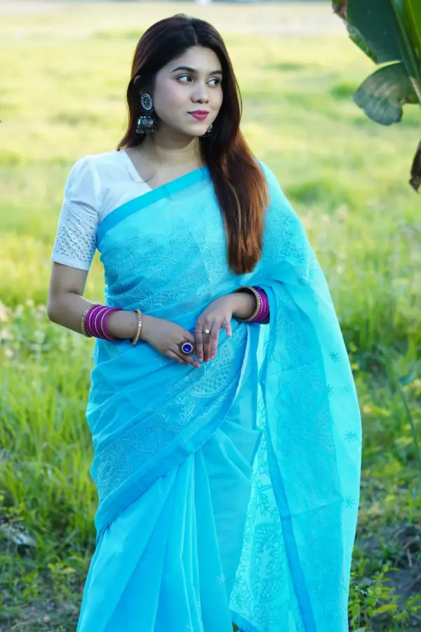প্রিমিয়াম মসলিন জামদানি এমবোডারি শাড়ি সাথে রানিং ব্লাউস পিস - কোড নং: ৭২২ - Image 4