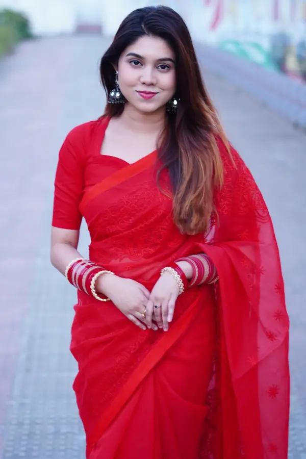 প্রিমিয়াম মসলিন জামদানি এমবোডারি শাড়ি সাথে রানিং ব্লাউস পিস - কোড নং: ৭২১ - Image 2