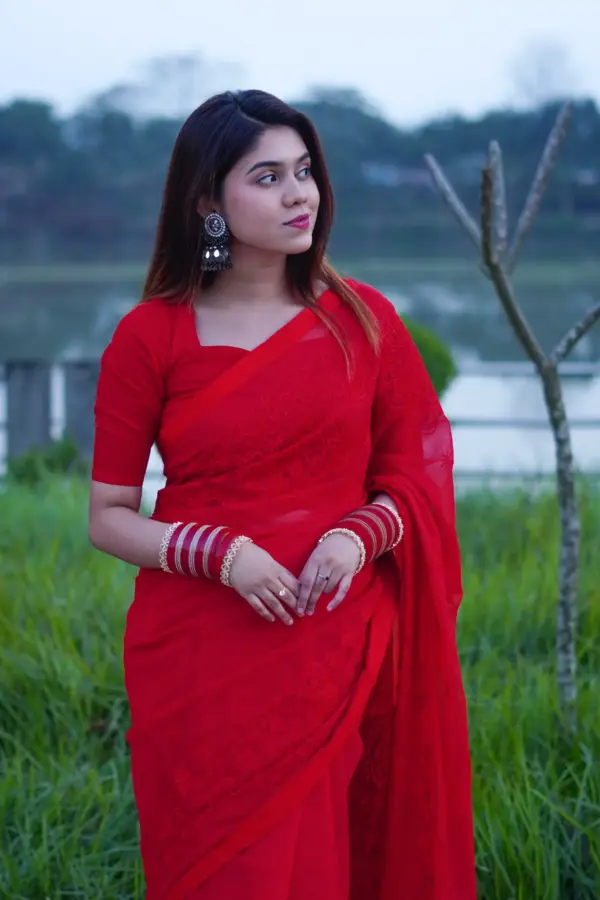 প্রিমিয়াম মসলিন জামদানি এমবোডারি শাড়ি সাথে রানিং ব্লাউস পিস - কোড নং: ৭২১ - Image 4