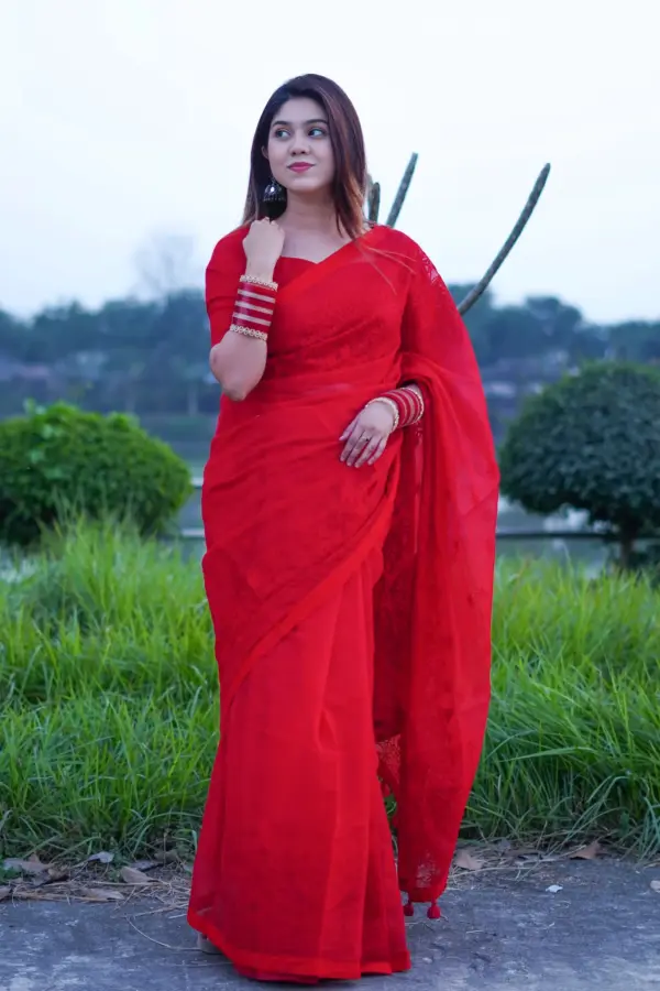 প্রিমিয়াম মসলিন জামদানি এমবোডারি শাড়ি সাথে রানিং ব্লাউস পিস - কোড নং: ৭২১ - Image 3