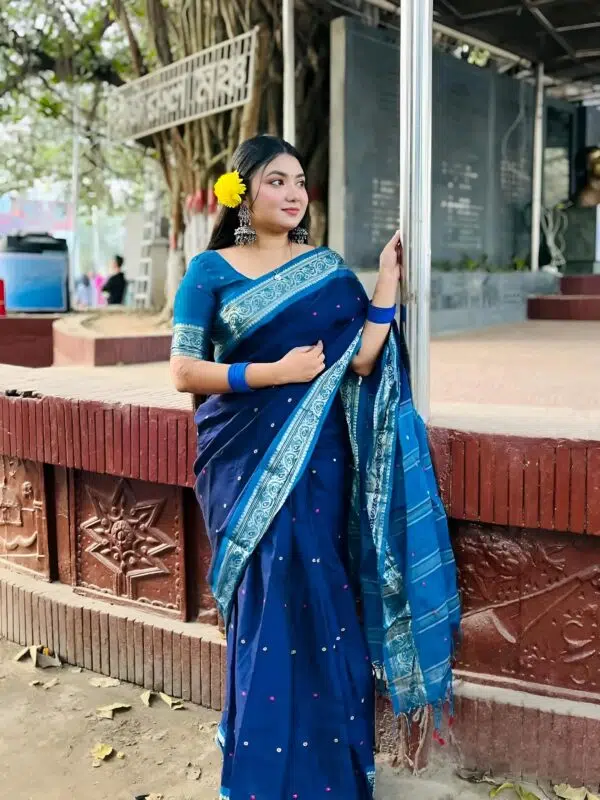 বুটি মাসলাইস কটন শাড়ির সাথে সেম প্যাটার্নের ব্লাউজ পিস - কোড নং: ৮৫৯ - Image 2