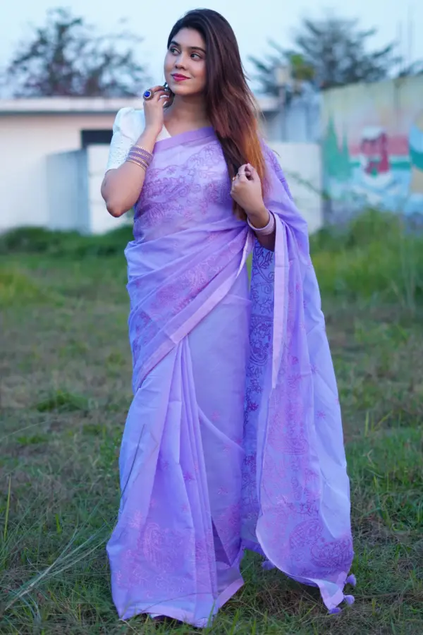 প্রিমিয়াম মসলিন জামদানি এমবোডারি শাড়ি সাথে রানিং ব্লাউস পিস - কোড নং: ৭২৩ - Image 2