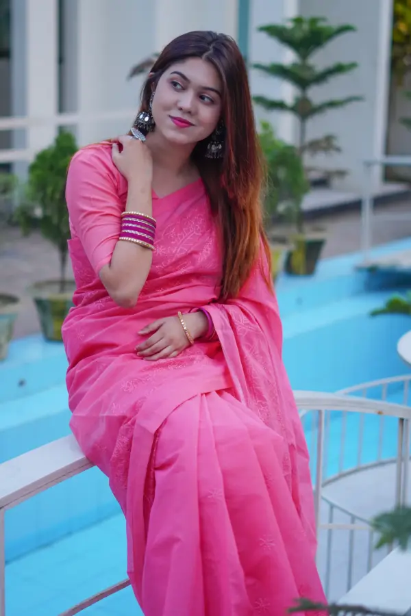 প্রিমিয়াম মসলিন জামদানি এমবোডারি শাড়ি সাথে রানিং ব্লাউস পিস - কোড নং: ৭২৪ - Image 4