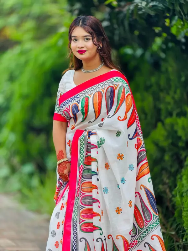 তসর সিল্কের - ডিজিটাল প্রিন্ট শাড়ি সাথে সেম প্যাটার্নের ব্লাউজ পিস – কোড নং: ৮২৬ - Image 2