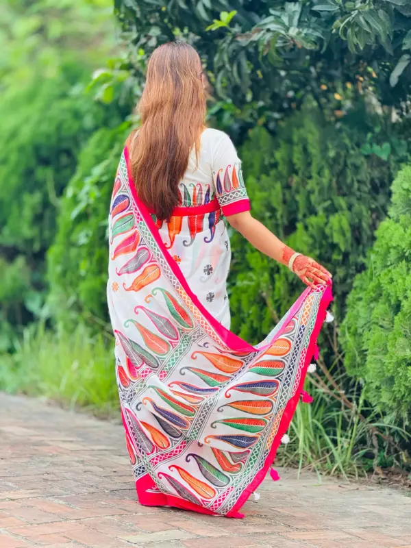 তসর সিল্কের - ডিজিটাল প্রিন্ট শাড়ি সাথে সেম প্যাটার্নের ব্লাউজ পিস – কোড নং: ৮২৬ - Image 3