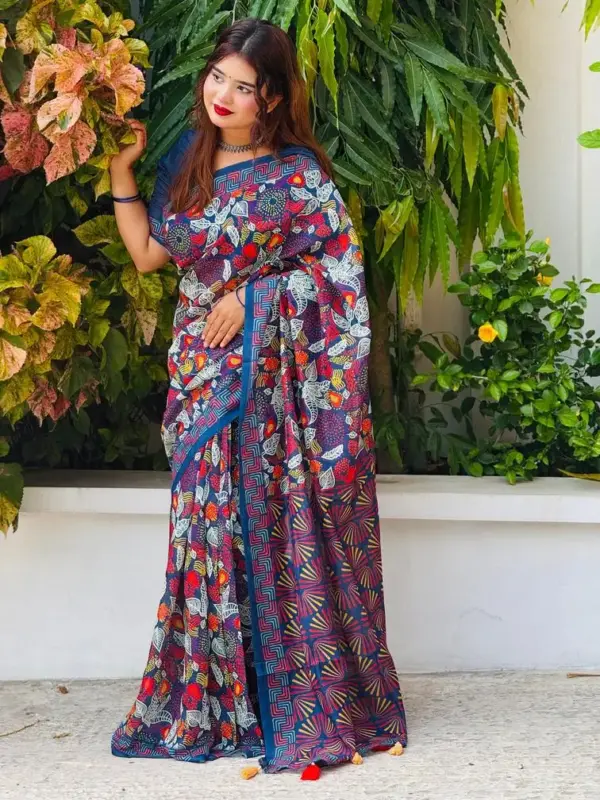 তসর সিল্কের - ডিজিটাল প্রিন্ট শাড়ি সাথে সেম প্যাটার্নের ব্লাউজ পিস – কোড নং: ৮১৯ - Image 4